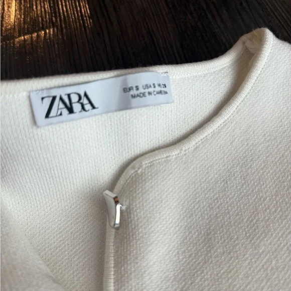 Zara White Sleeveless Button-Up Vest - Picture 2 of 3